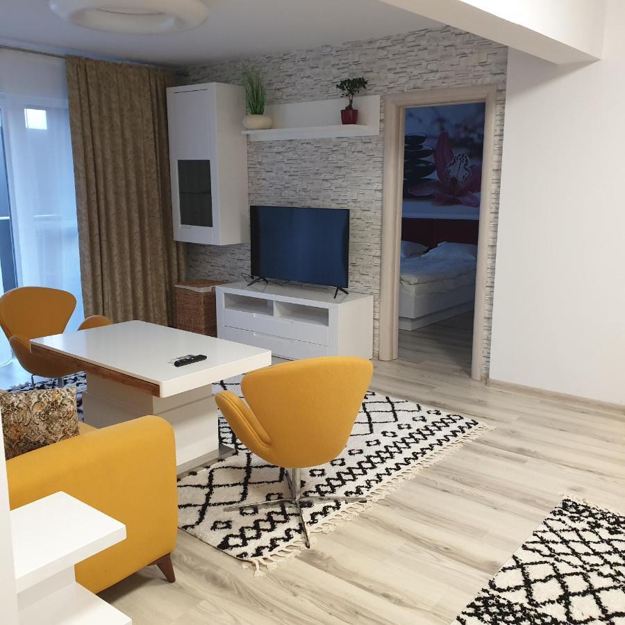 Carolina Sweet Apartament Oradea Eksteriør billede