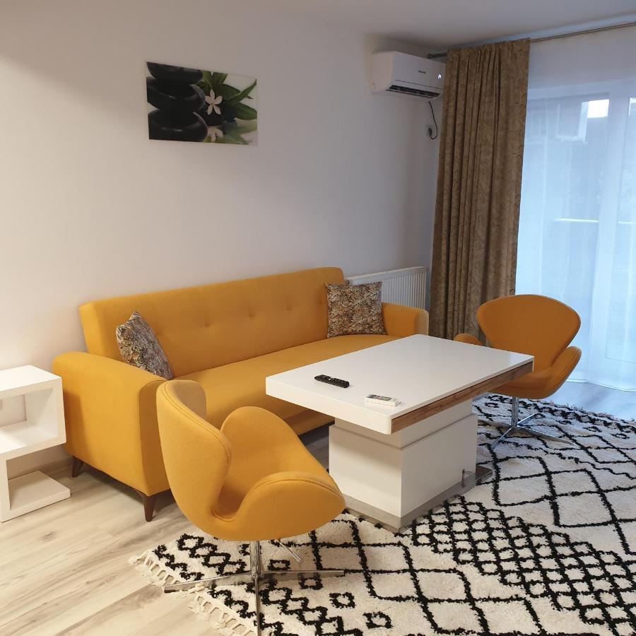 Carolina Sweet Apartament Oradea Eksteriør billede